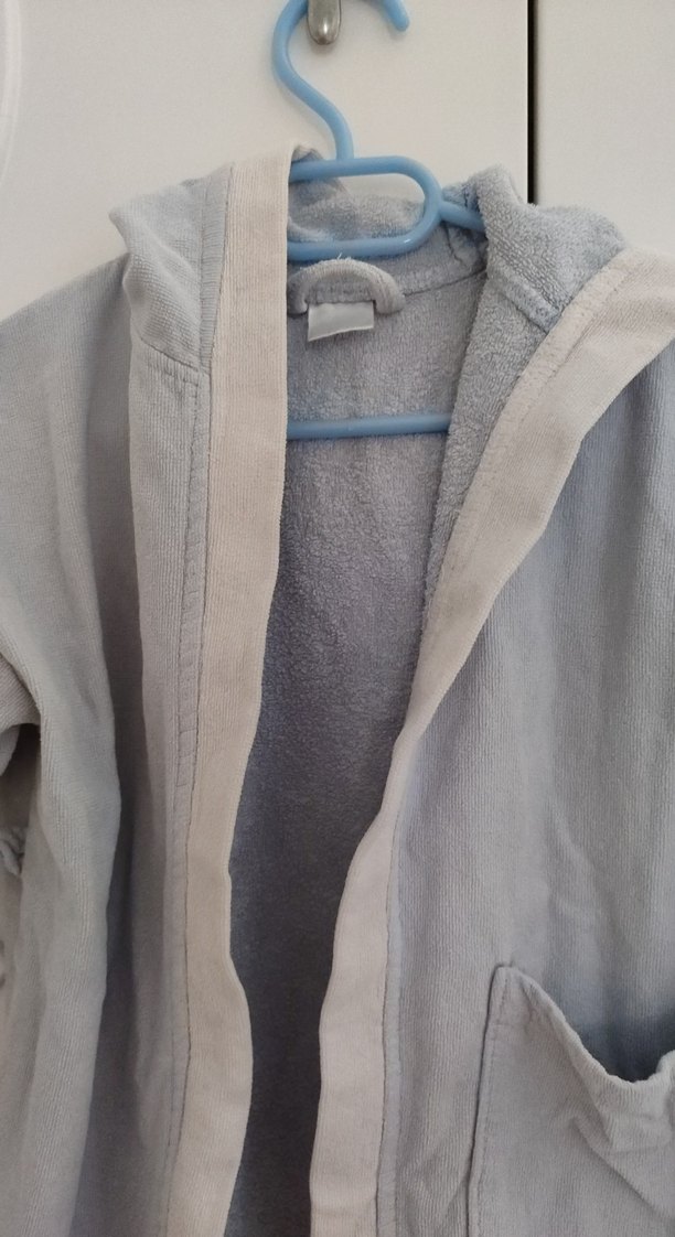 Gri Kapüşonlu Erkek Çocuk Bornozu - Görsel 2