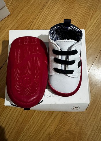 Beyaz Elastik Bağcıklı Erkek Bebek İlk Adım Ayakkabısı - Görsel 3