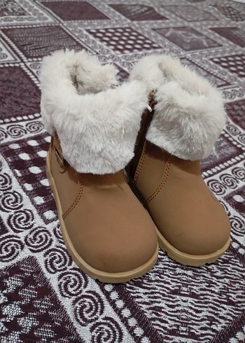 LC Waikiki 22 Numarali Lc Waikiki Markasi Cocuk Bot