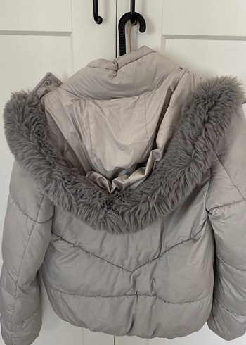 Gri Kadın Kışlık Mont Kürklü Bershka - Görsel 3