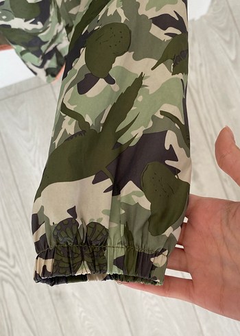 Kadın Kamuflaj Desenli Fermuarlı yağmurluk - Görsel 5