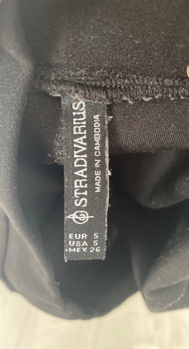 Siyah üste oturan stradivarius pantolon - Görsel 2