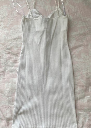 Bershka beyaz üste oturan mini elbise - Görsel 4