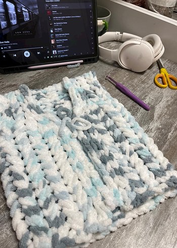 Kız Çocuk Kapüşonlu Örgü Yelek - Görsel 3