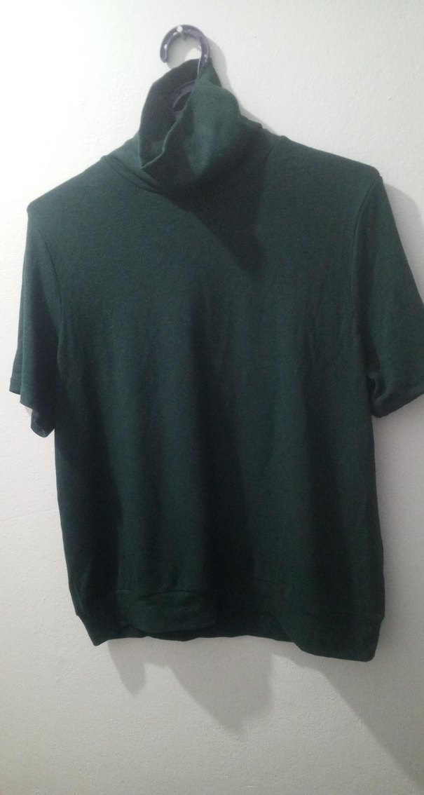 Koyu Yeşil Kısa Kollu Boğazlı Tişört - Görsel 4