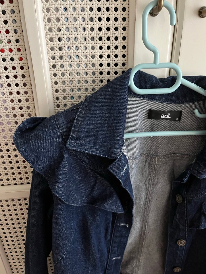 Lacivert Düğmeli Volanlı Kadın Denim Ceket - Görsel 3