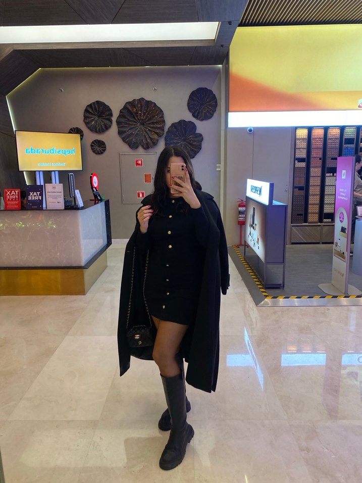 Düğmeli Siyah Elbise - Görsel 2