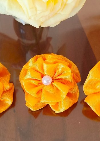 Çiçek Desenli Sarı Fiyonk Toka Seti - Görsel 6