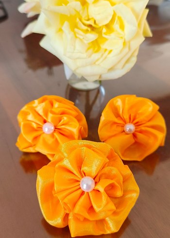 Çiçek Desenli Sarı Fiyonk Toka Seti - Görsel 4