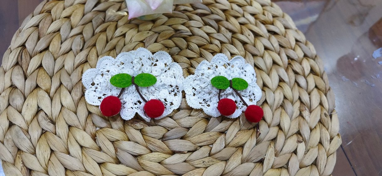 Nakışlı Dantel Kirazlı Beyaz Çocuk Toka - Görsel 3