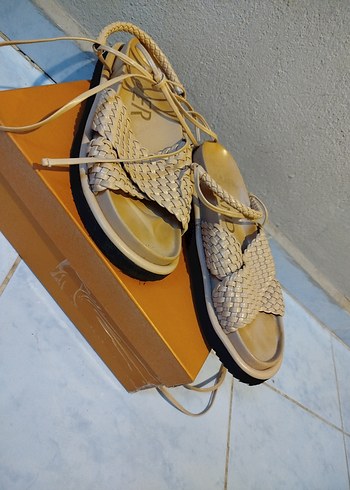 Bej Bağcıklı Kadın Platform Sandalet - Görsel 3