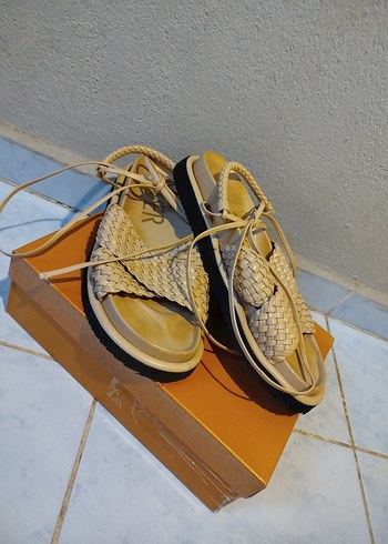 Bej Bağcıklı Kadın Platform Sandalet - Görsel 2