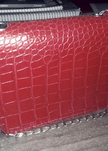 Kırmızı Deri Yılan Desenli Kadın Çanta - Görsel 2