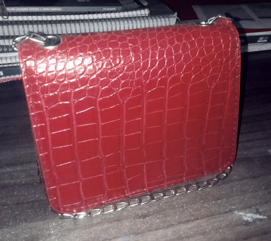 Kırmızı Deri Yılan Desenli Kadın Çanta - Görsel 2