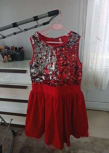 Kız Çocuk Kırmızı Pul İşlemeli Elbise - Görsel 8