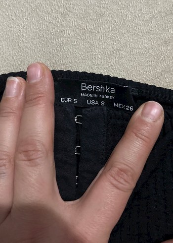 Bershka Kısa Kollu Siyah kopçalı  Goth Bluz - Görsel 2