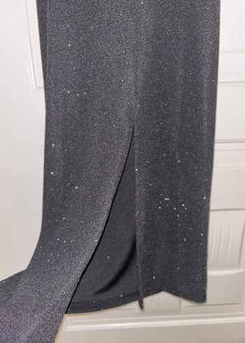 Siyah Uzun Simli İnce Askılı Elbise - Görsel 4