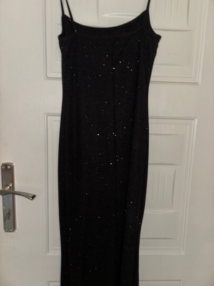 Siyah Uzun Simli İnce Askılı Elbise - Görsel 3