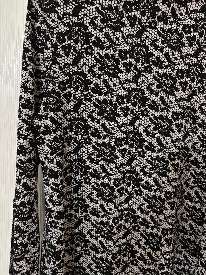 Gri Dantel Detaylı Yılan Desenli Kadın Tunik - Görsel 3