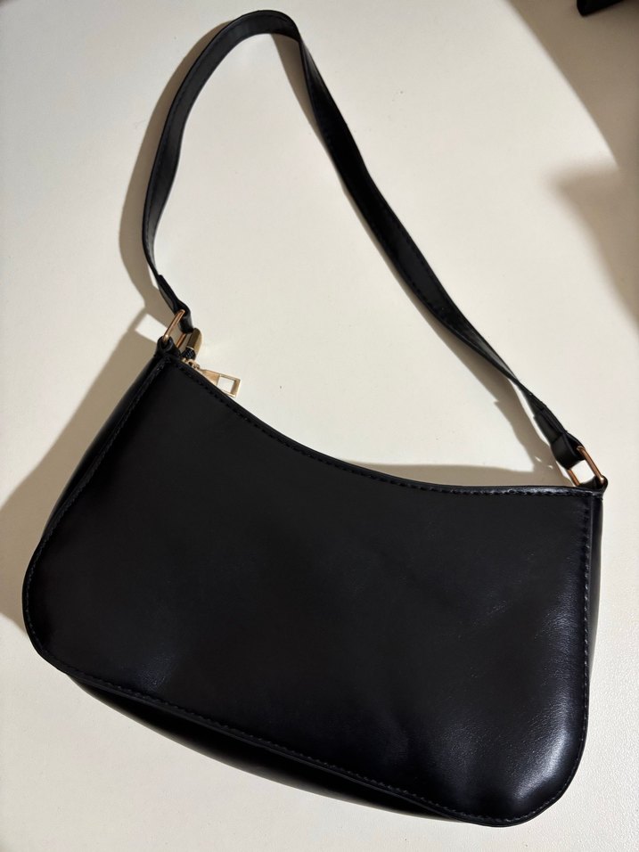 Klasik Siyah Deri Kadın Omuz Çantası - Görsel 2