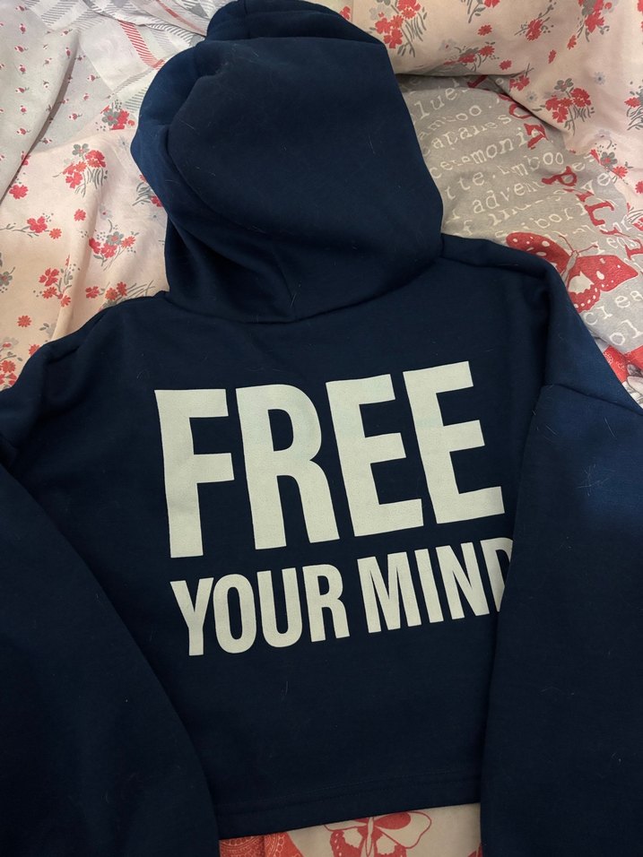 Kapüşonlu Mavi Baskılı Kadın Crop Sweatshirt - Görsel 3