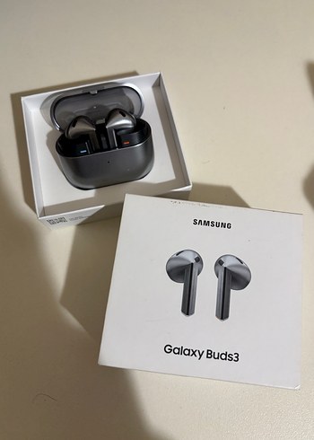 Samsung Galaxy Buds3 Gri Kablosuz Kulaklık - Görsel 2