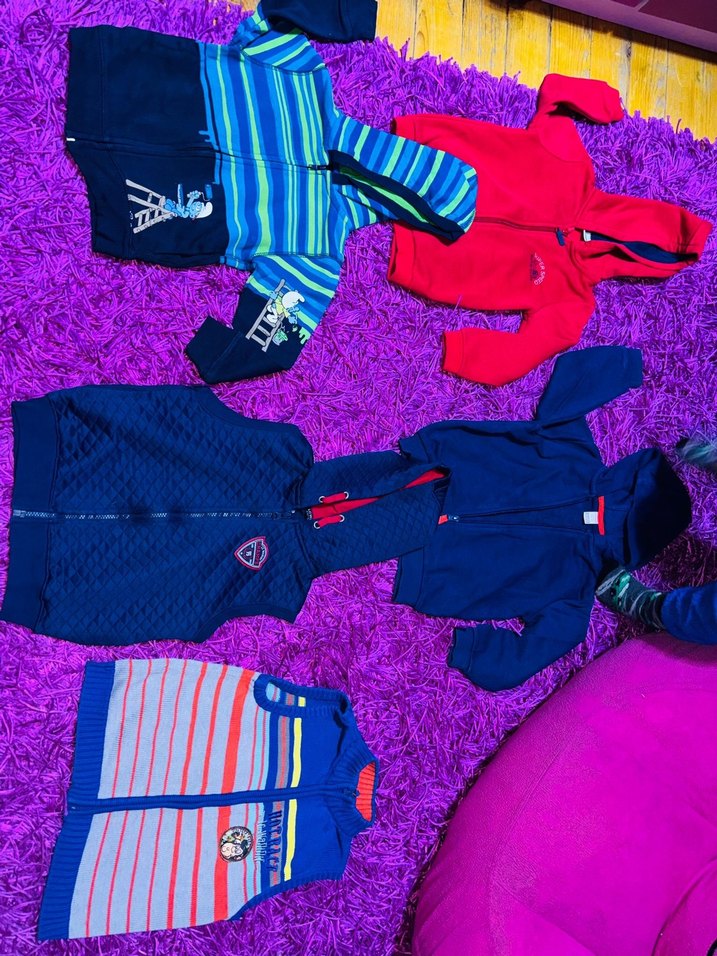 Kırmızı Kapüşonlu Fermuarlı Erkek toplu çeketler - Görsel 2