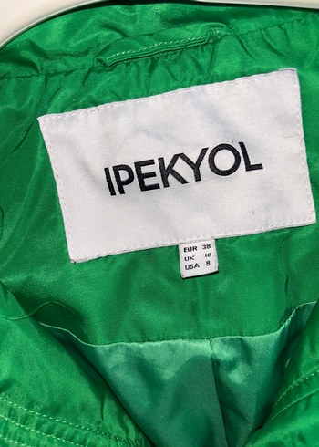 Parlak Yeşil Kapüşonlu Kadın Yağmurluk - Görsel 3