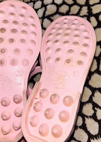 Kız Çocuk Pembe Tokalı Kauçuk Sandalet - Görsel 4