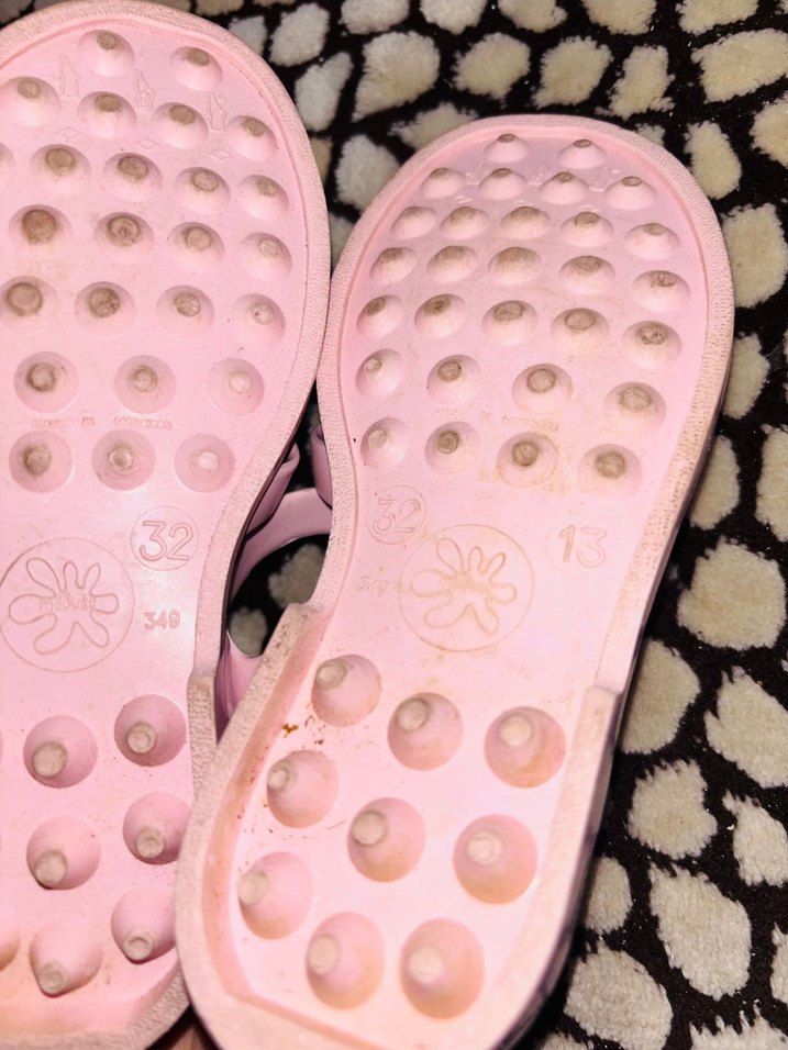 Kız Çocuk Pembe Tokalı Kauçuk Sandalet - Görsel 4