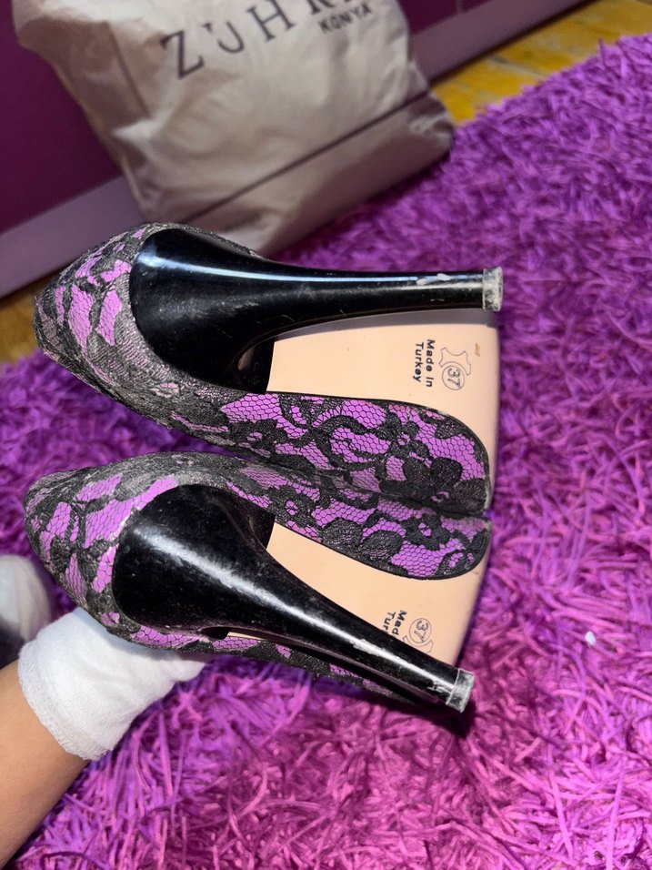 Mor Dantel Detaylı Yılan Desenli Stiletto - Görsel 2