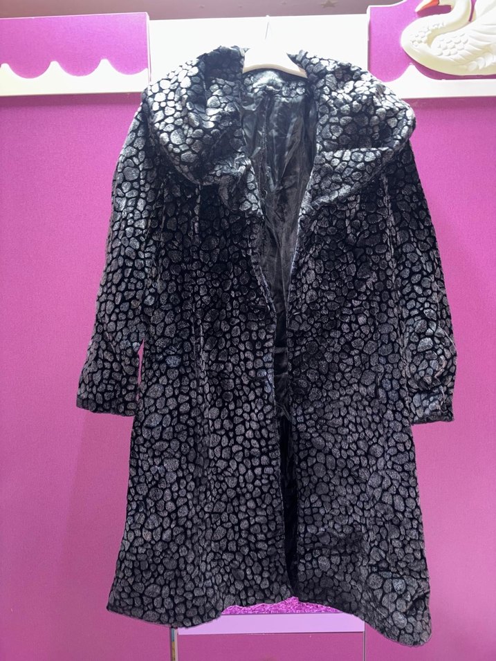 Gri Yılan Desenli Uzun Kadın Kaban - Görsel 3