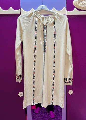 Püsküllü İşlemeli Uzun Kadın Tunik - Görsel 2