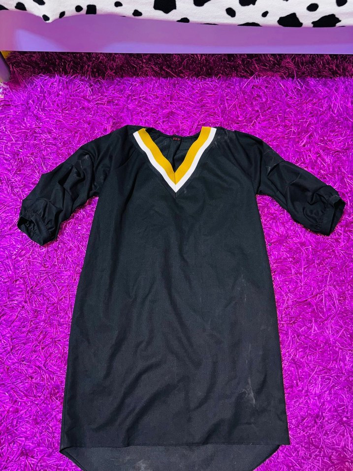 V Yaka Siyah Uzun Kollu Salaş Elbise - Görsel 2