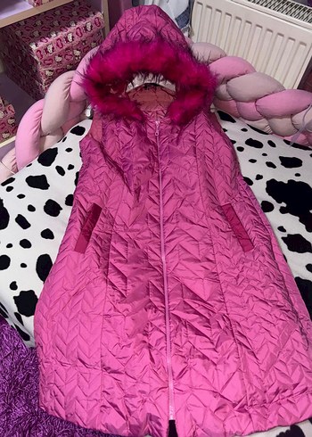 Kürklü Kapüşonlu Pembe Uzun Kolsuz Kaban - Görsel 5