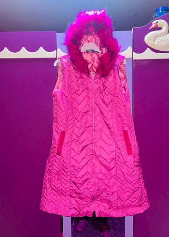 Kürklü Kapüşonlu Pembe Uzun Kolsuz Kaban - Görsel 3