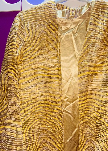 Parlak Altın Renkli Bohem Batik Desenli elbise - Görsel 3