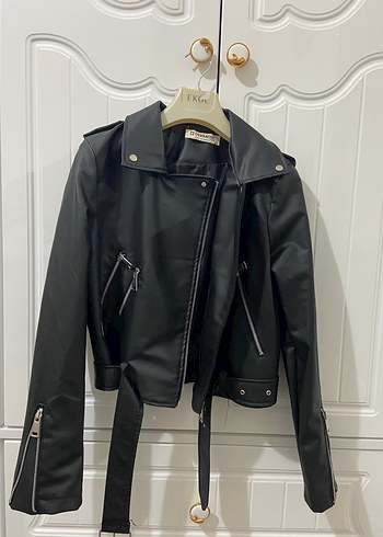 Siyah Deri Kemerli Kadın Ceket - Görsel 2