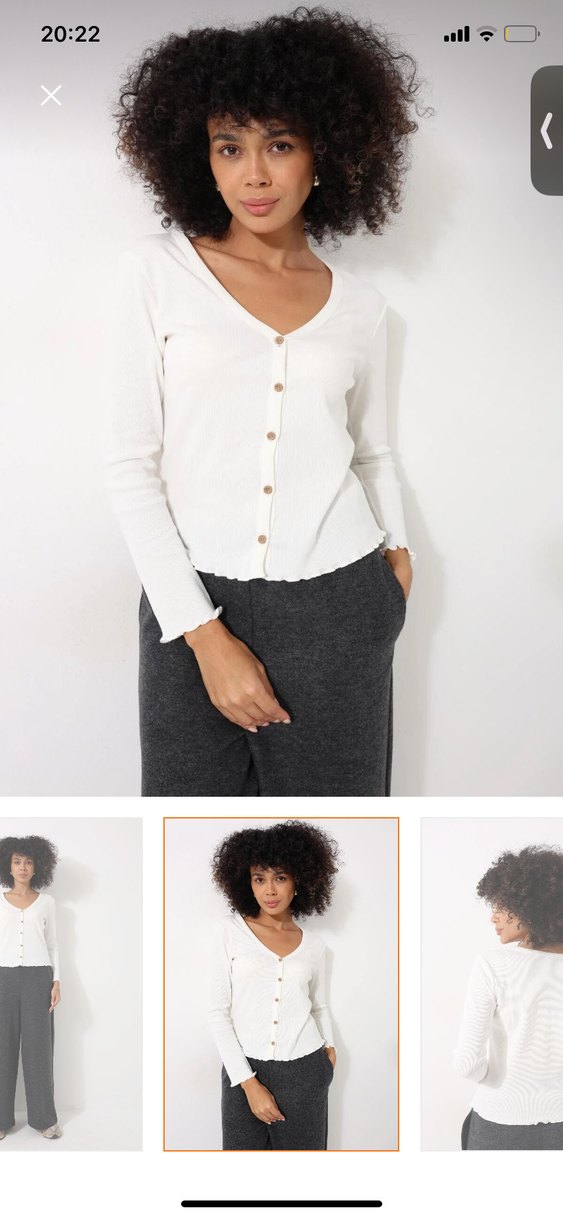 Düğmeli Beyaz V Yaka Kadın Hırka - Görsel 4