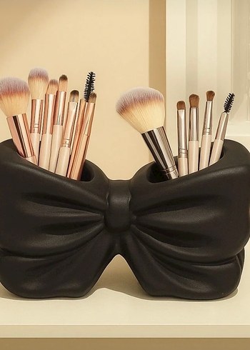 Bej Makyaj Fırçası Seti ve Fırça Tutucu
Fırçalar dahil değildir - Görsel 2