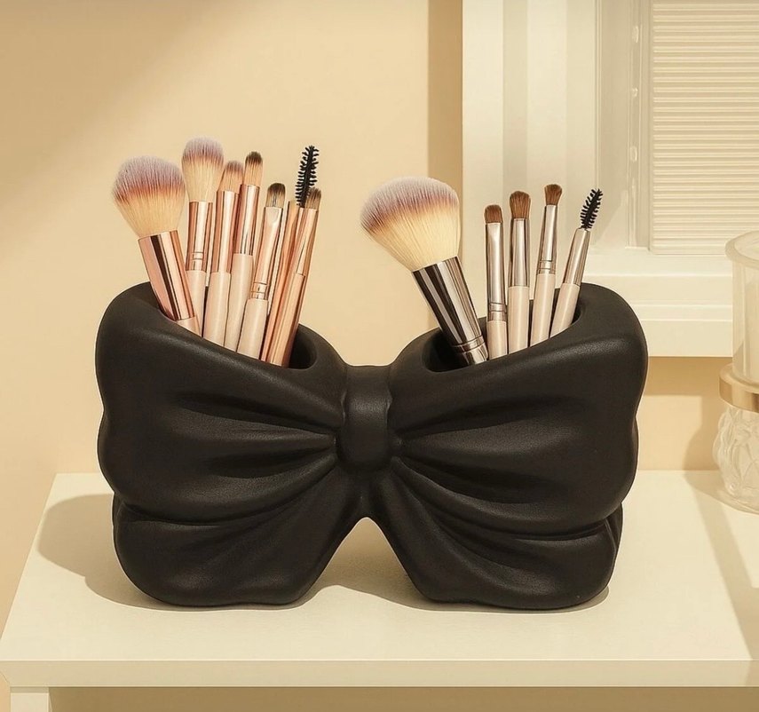 Bej Makyaj Fırçası Seti ve Fırça Tutucu
Fırçalar dahil değildir - Görsel 2