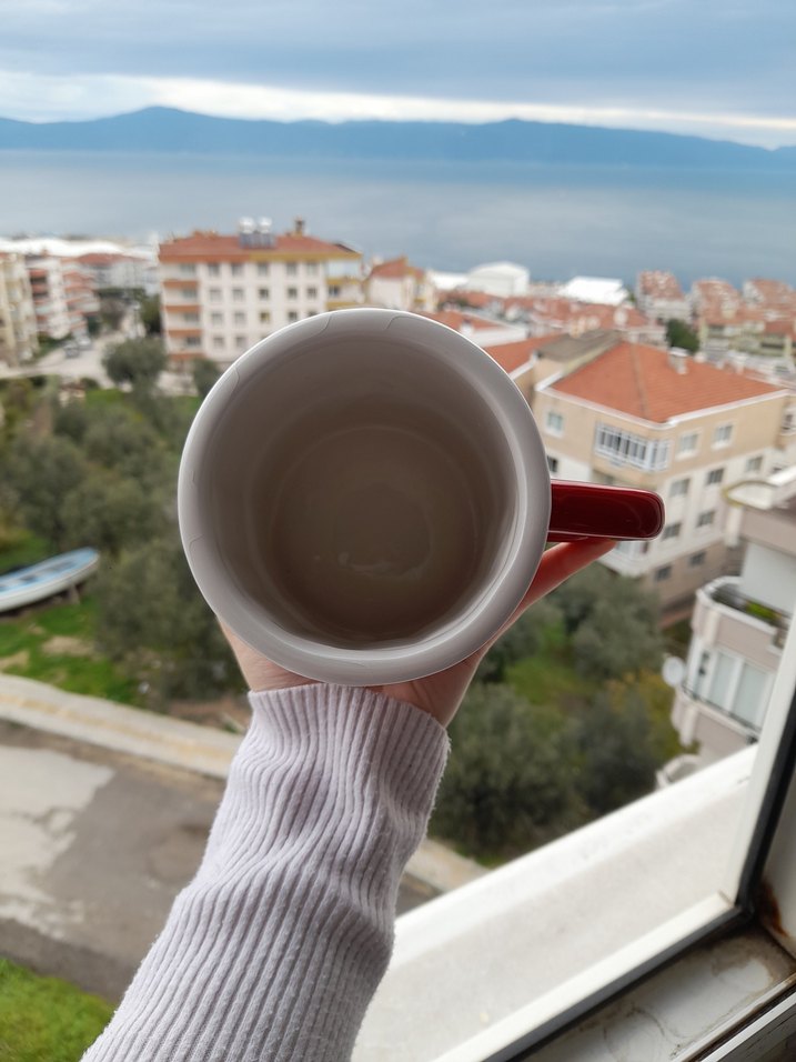 Karaca Kırmızı Tramvay Desenli Kapaklı Kupa - Görsel 5