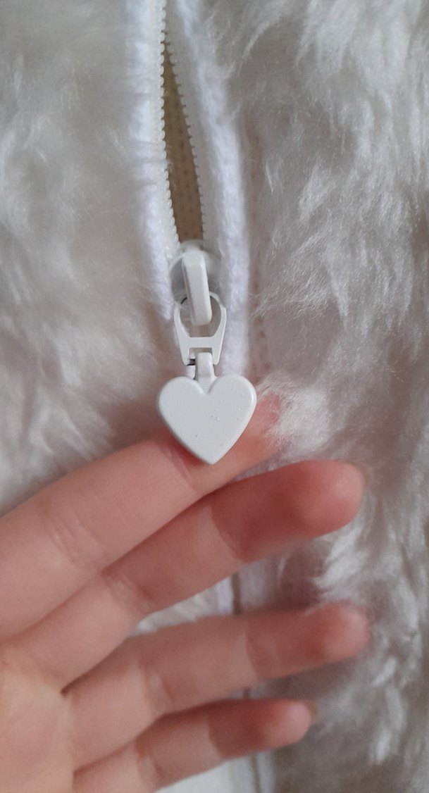 Kız Çocuk Beyaz Kürklü Yelek - Görsel 3