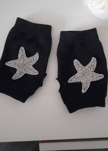 Taşlı Yıldızlı Siyah Parmaksız Kadın/Çocuk Eldiveni - Görsel 2