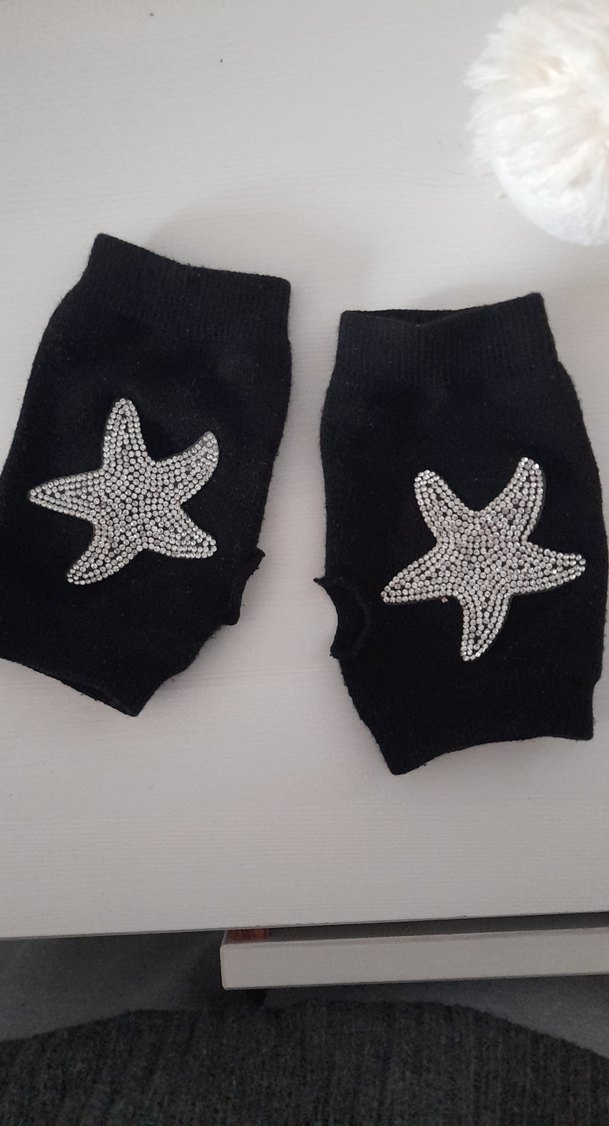 Taşlı Yıldızlı Siyah Parmaksız Kadın/Çocuk Eldiveni - Görsel 2