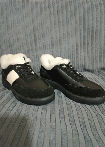 Beyaz Kürklü Kadın Dolgu Topuk Spor Ayakkabı - Görsel 5