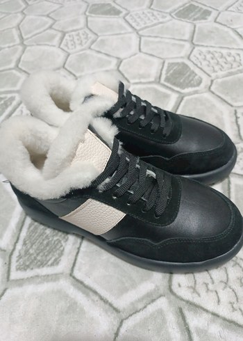 Beyaz Kürklü Kadın Dolgu Topuk Spor Ayakkabı - Görsel 6