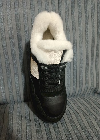 Beyaz Kürklü Kadın Dolgu Topuk Spor Ayakkabı - Görsel 4