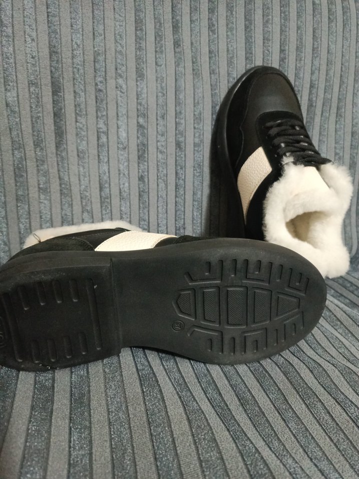 Beyaz Kürklü Kadın Dolgu Topuk Spor Ayakkabı - Görsel 3