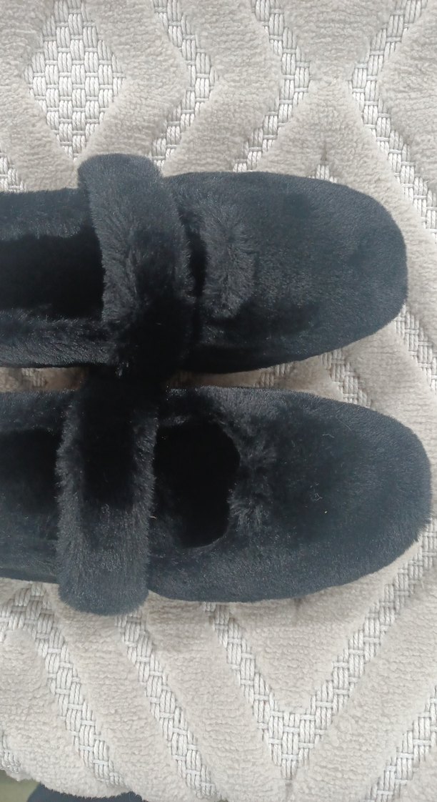 Kızlar için Siyah Kürklü Sıcak Terlik - Görsel 3